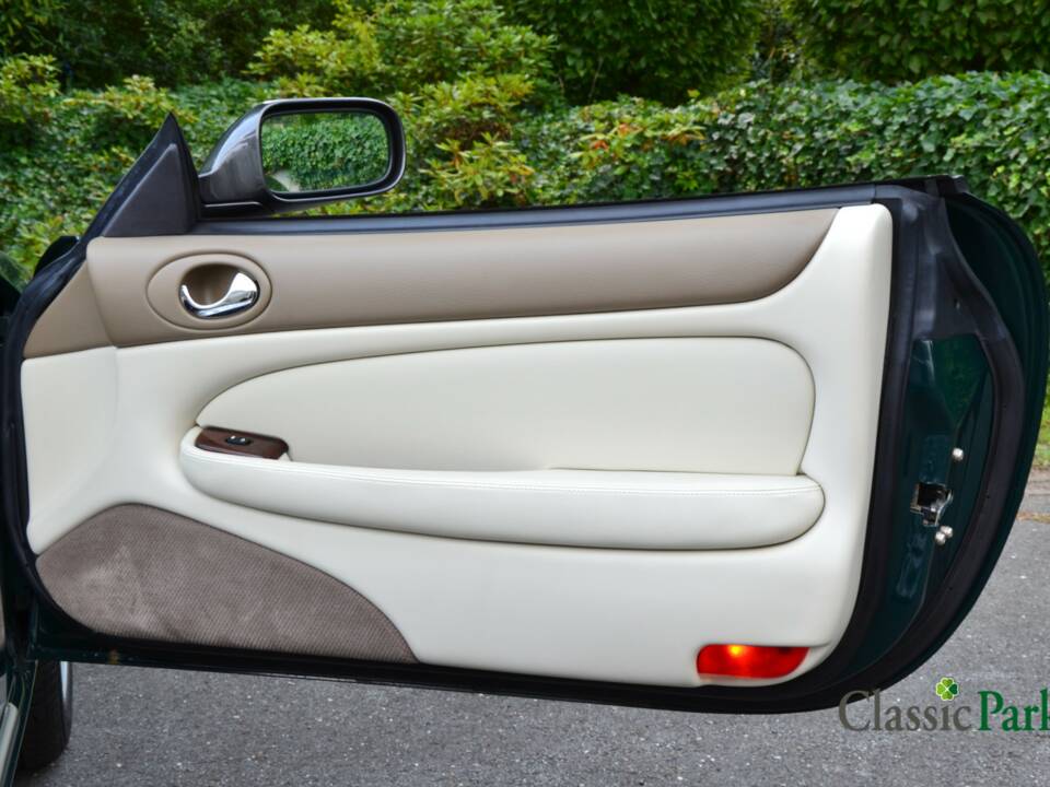 Imagen 29/50 de Jaguar XK8 4.0 (1998)