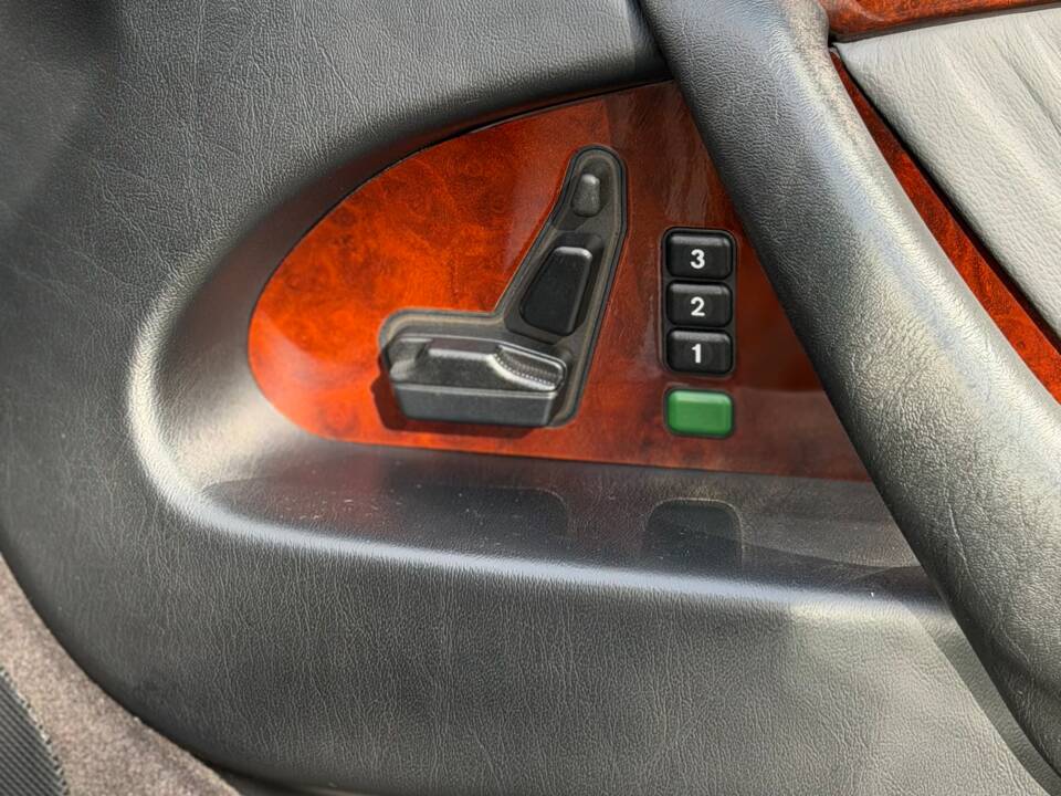 Bild 30/46 von Mercedes-Benz S 600 lang (1996)