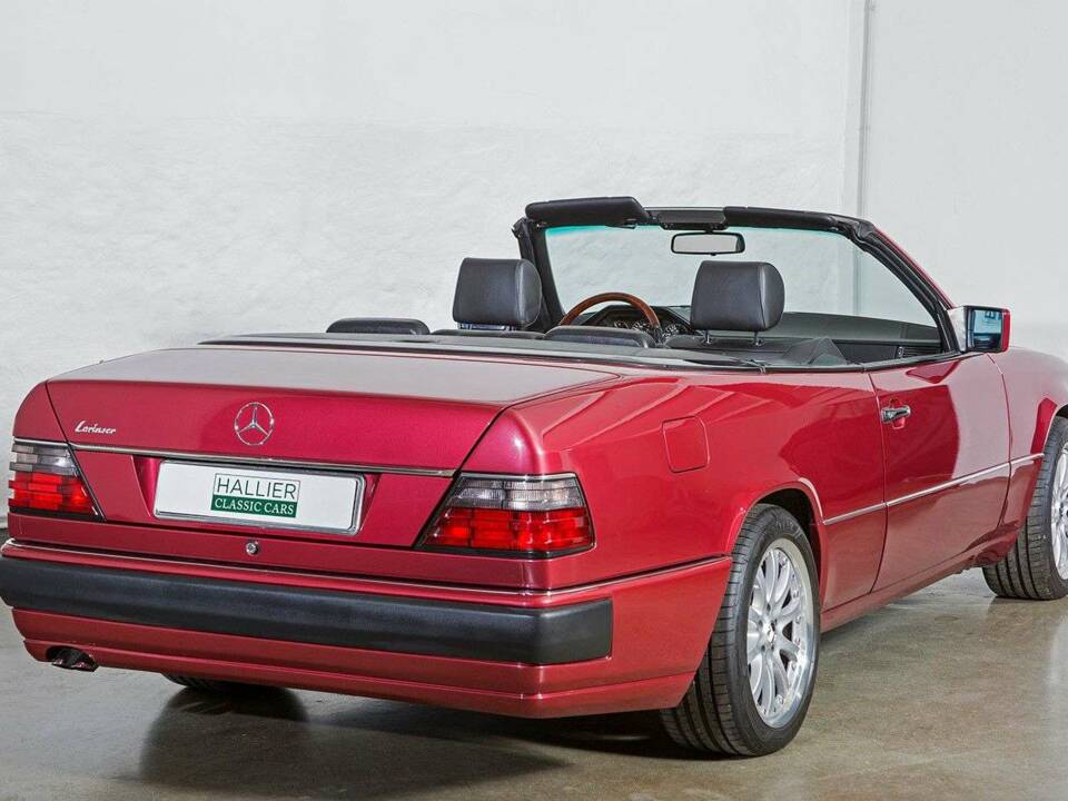 Bild 17/31 von Mercedes-Benz E 320 (1993)