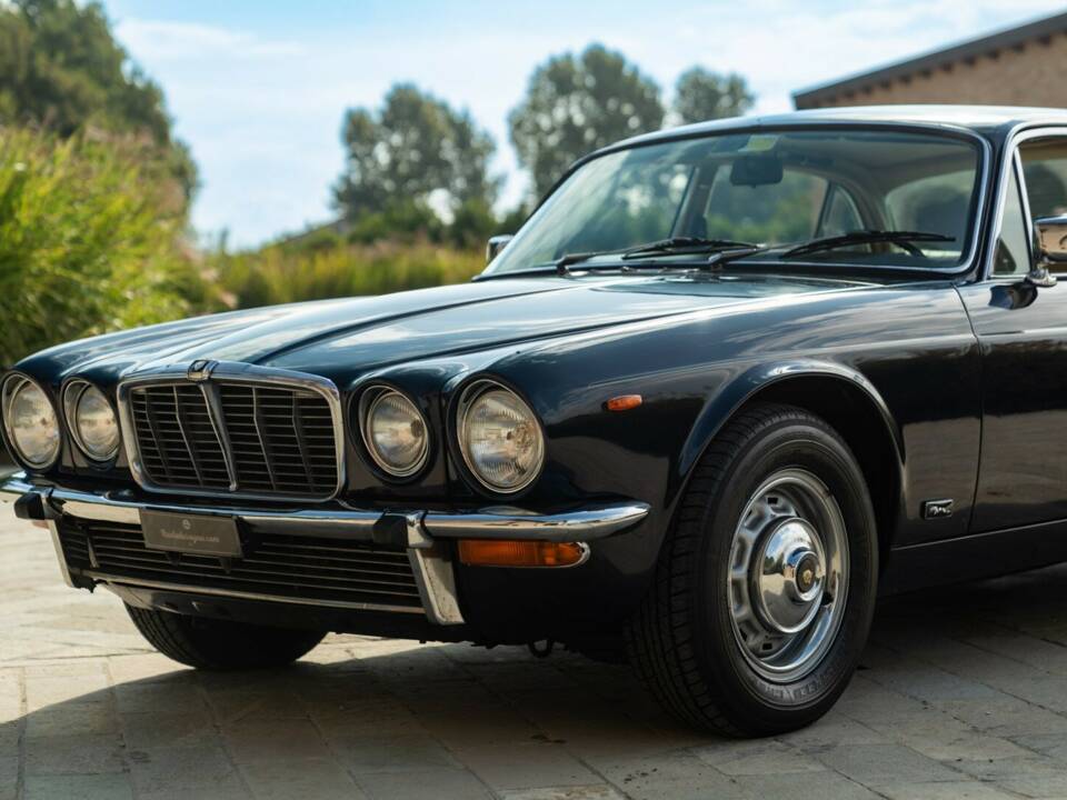 Bild 17/50 von Jaguar XJ 4.2 (1978)