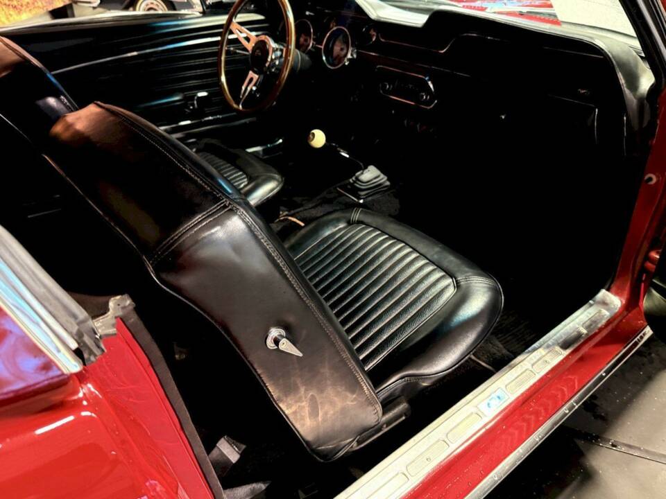Image 17/34 of Ford Mustang 289 (1968)