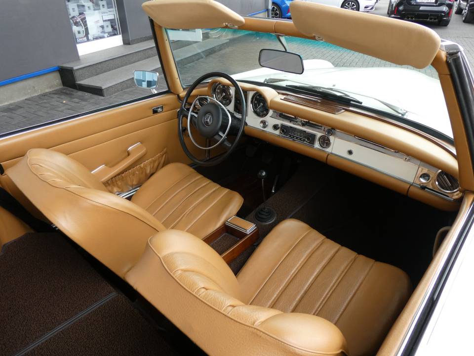 Bild 13/26 von Mercedes-Benz 280 SL (1968)