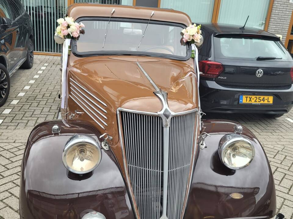 Image 6/7 de Renault Celtaquatre (1936)