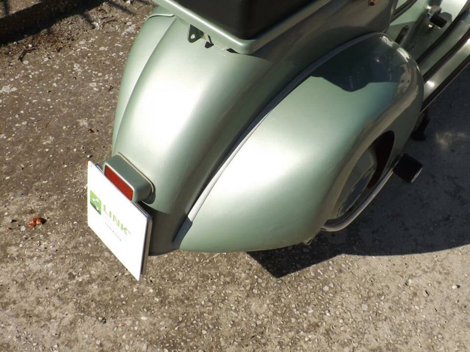 Immagine 36/44 di Piaggio Vespa 125 (1951)