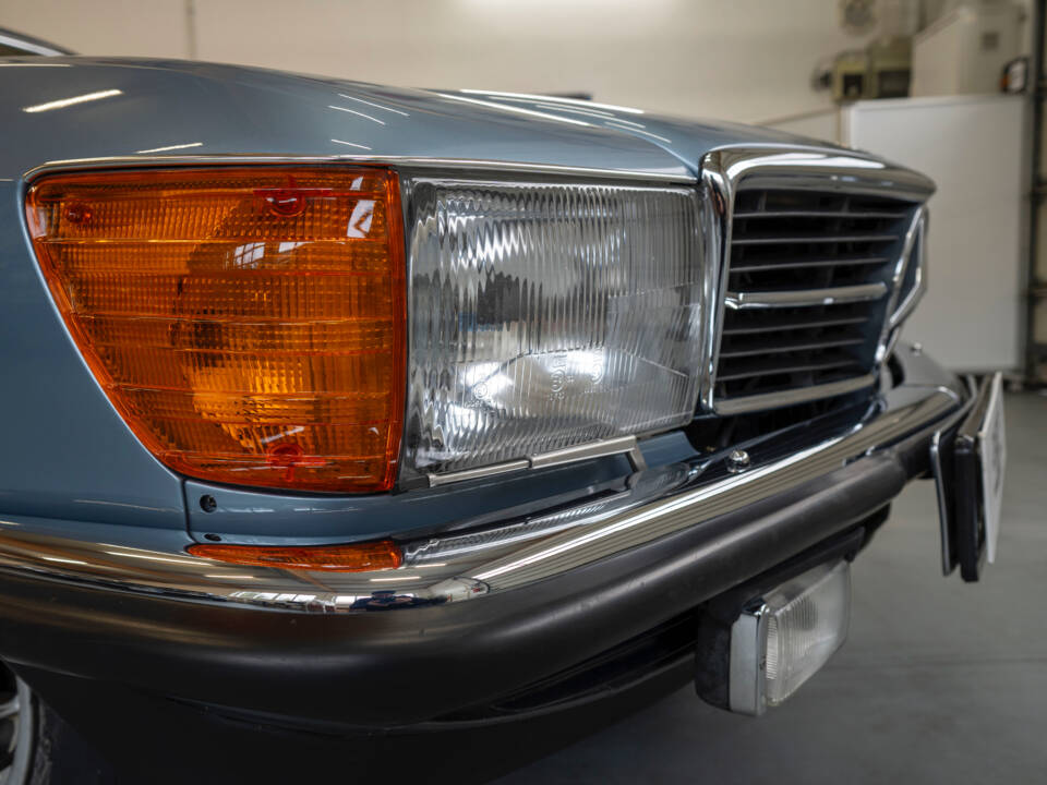 Immagine 9/33 di Mercedes-Benz 500 SL (1985)