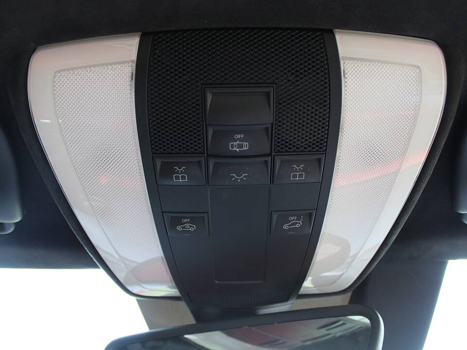 Image 45/57 of Mercedes-Benz SLS AMG (2010)