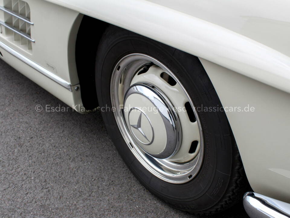 Image 12/38 de Mercedes-Benz 300 SL Roadster (1961)