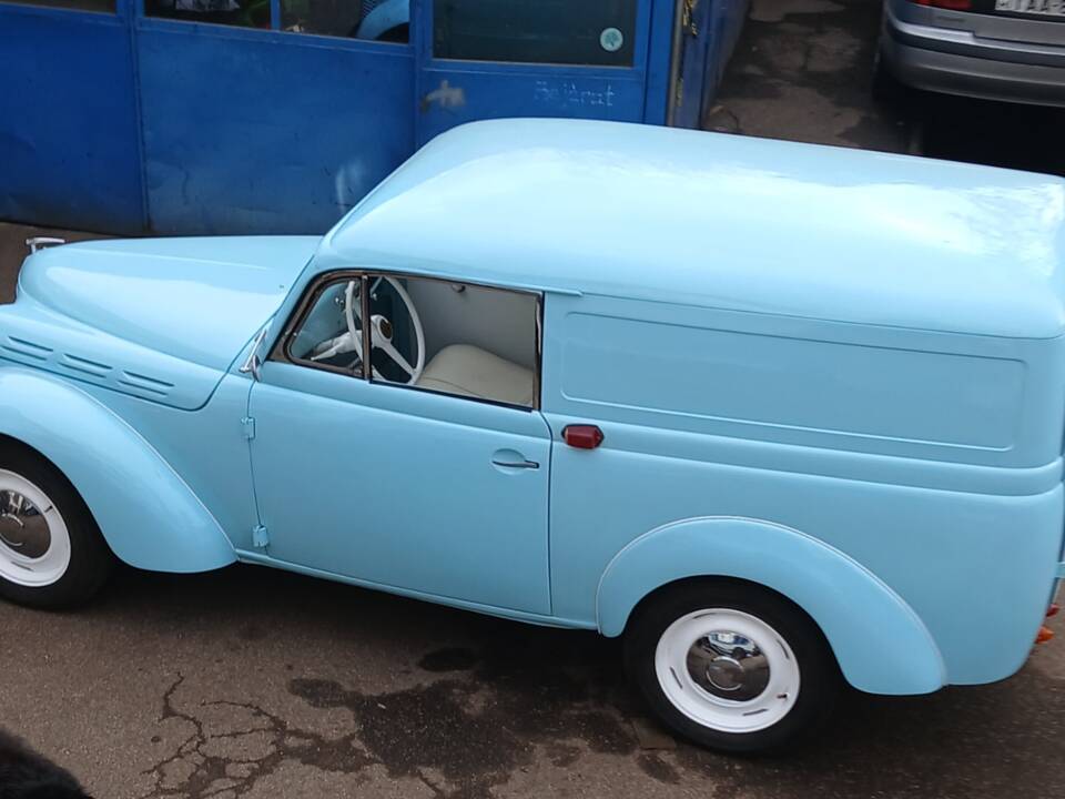 Image 5/5 of Renault Juvaquatre (1956)