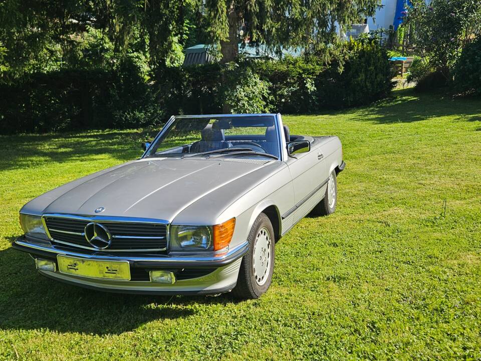 Image 1/22 of Mercedes-Benz 300 SL (1988)
