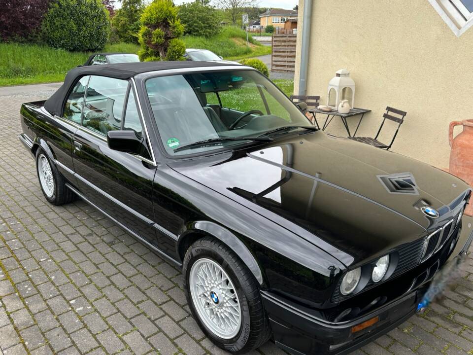 Image 34/40 of BMW 320i (1992)