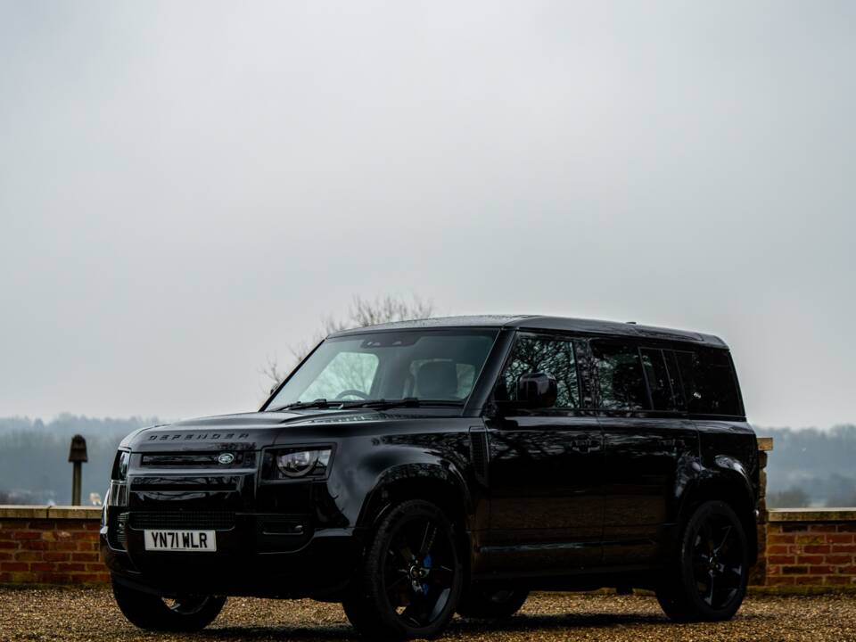 Image 12/50 of Land Rover Defender 110 V8 &quot;Bond Edition&quot; (2021)