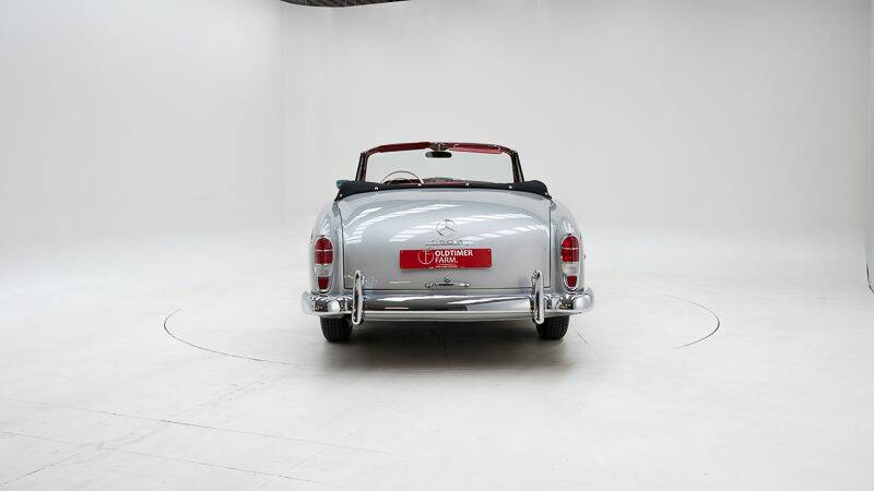 Image 7/15 of Mercedes-Benz 220 S Cabriolet (1959)