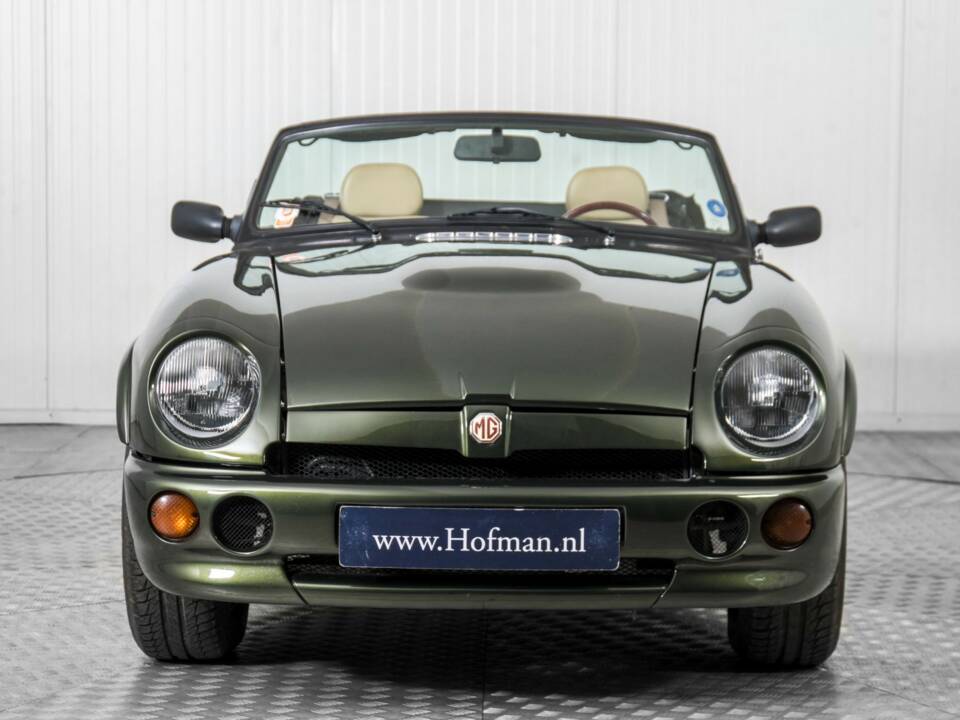Immagine 15/50 di MG RV8 (1994)