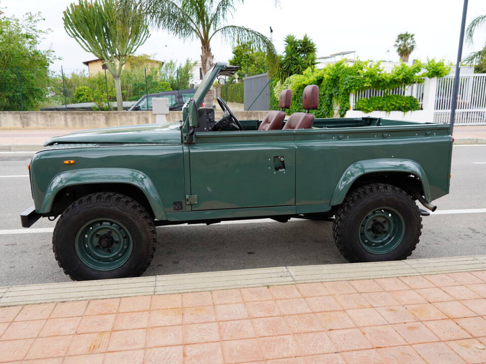 Bild 29/37 von Land Rover 90 (1987)
