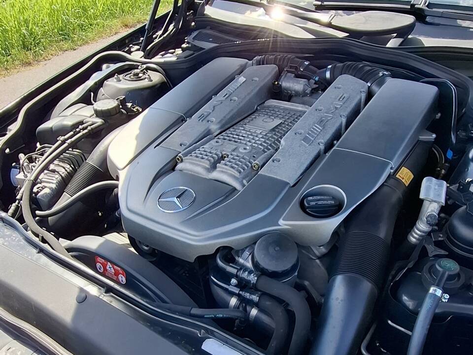 Image 7/9 of Mercedes-Benz SL 55 AMG (2003)