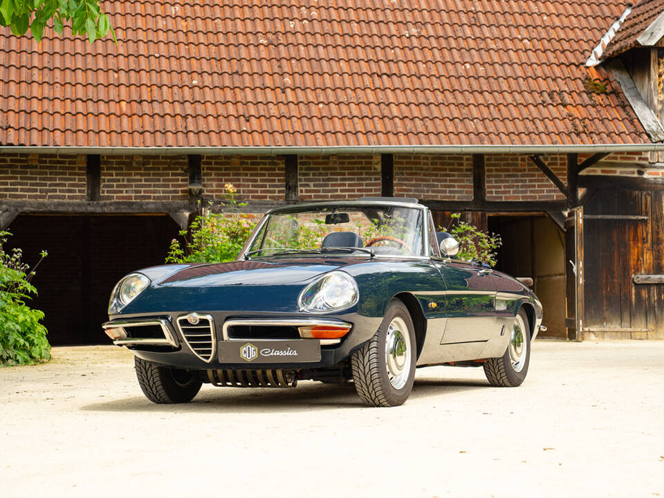 Image 3/83 de Alfa Romeo 1750 Spider Veloce (1969)