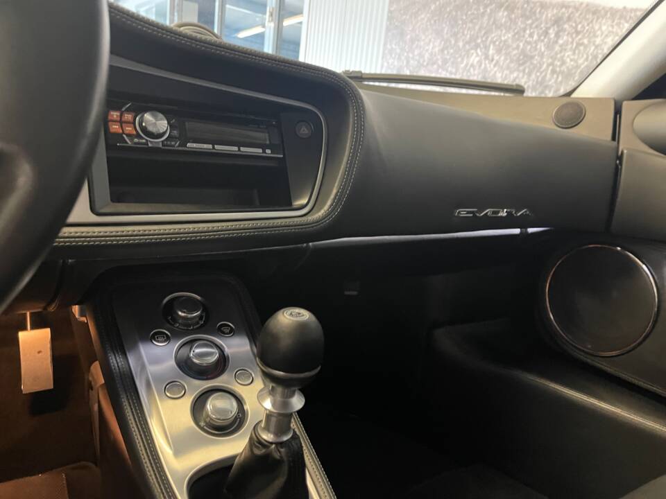 Image 16/17 of Lotus Evora S (2010)