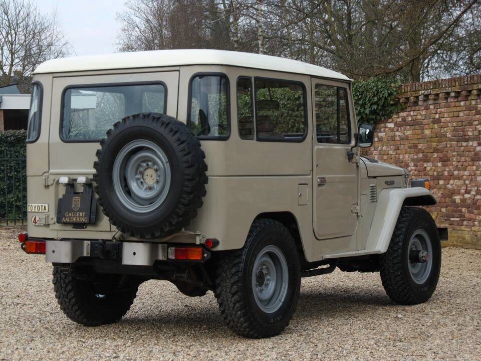 Image 32/50 of Toyota Land Cruiser BJ 40 (1980)