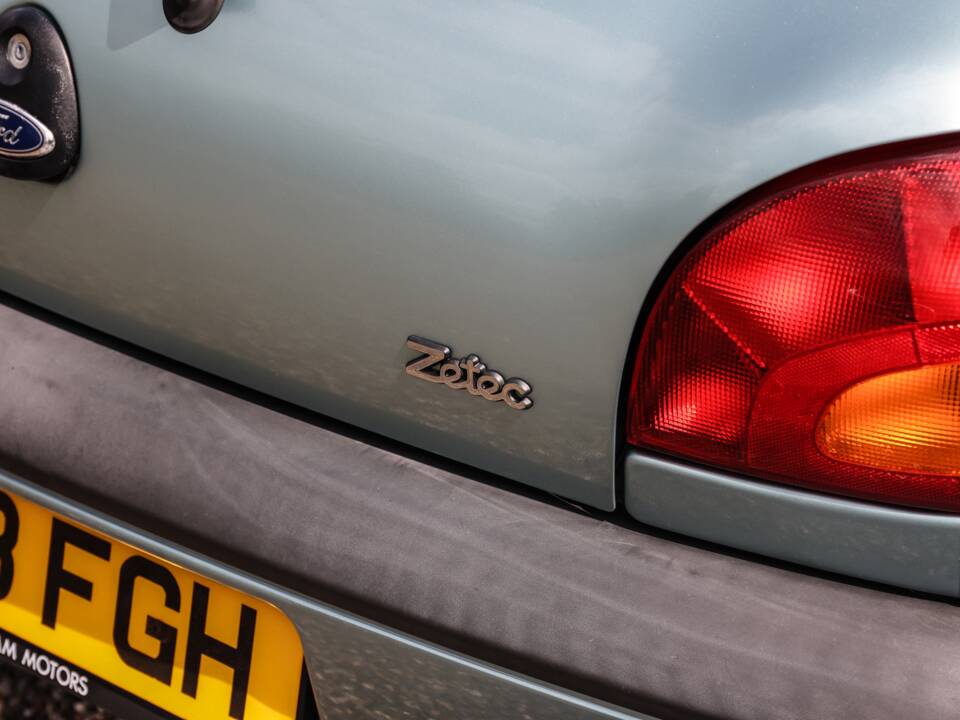 Image 8/27 of Ford Fiesta 1.25i (2000)