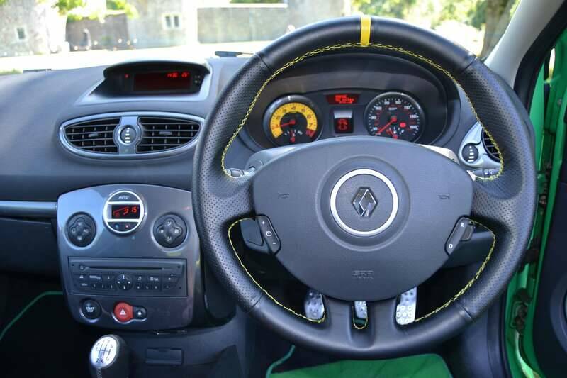 Immagine 27/28 di Renault Clio II 2.0 RS Cup (2010)