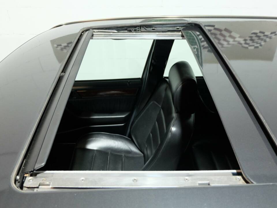 Bild 21/28 von Mercedes-Benz 500 E (1991)