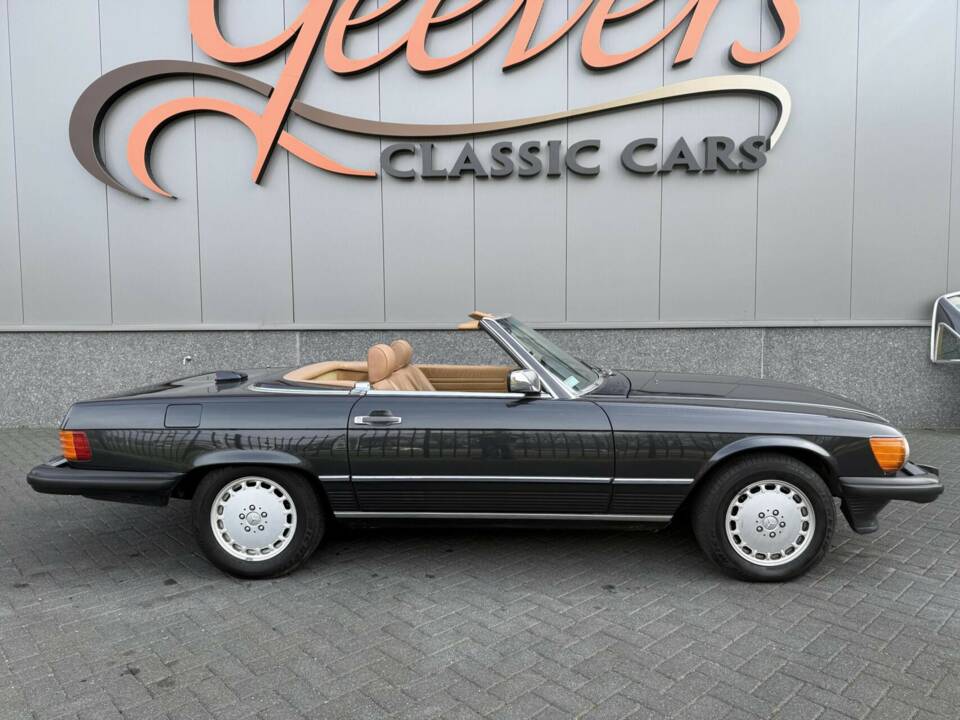 Image 9/50 de Mercedes-Benz 560 SL (1986)