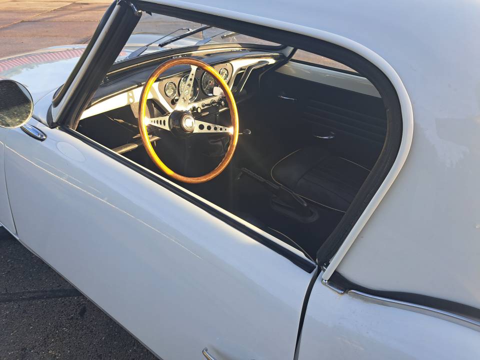 Image 8/14 of Triumph Spitfire 4 (1964)