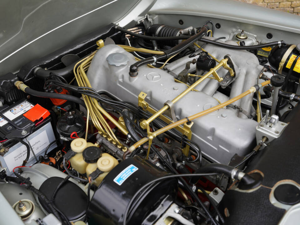 Image 4/50 of Mercedes-Benz 280 SL (1969)