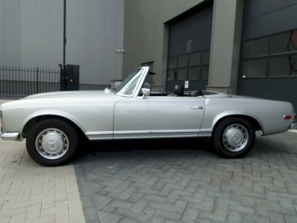 Image 8/36 of Mercedes-Benz 280 SL (1970)