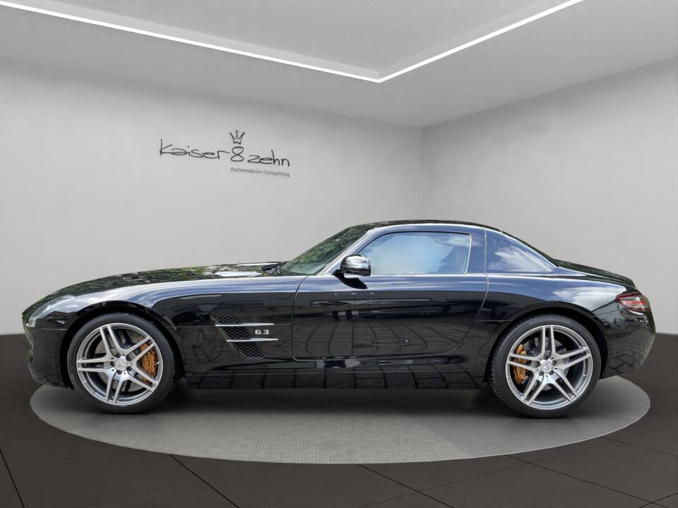 Image 2/16 of Mercedes-Benz SLS AMG (2011)