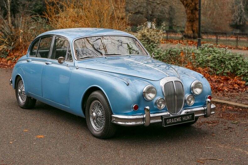 Image 13/50 de Daimler V8-250 (1966)