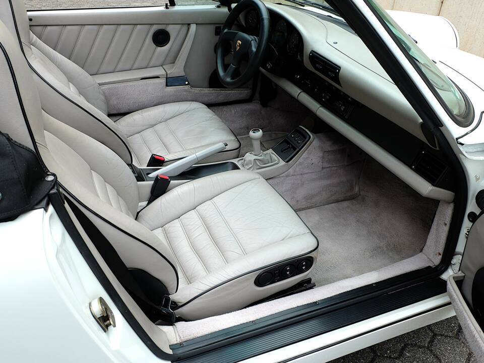 Afbeelding 24/59 van Porsche 911 Carrera 2 (1991)