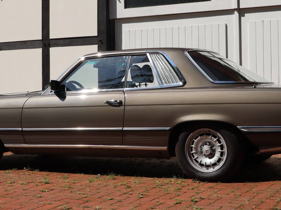 Image 13/59 of Mercedes-Benz 500 SLC (1980)