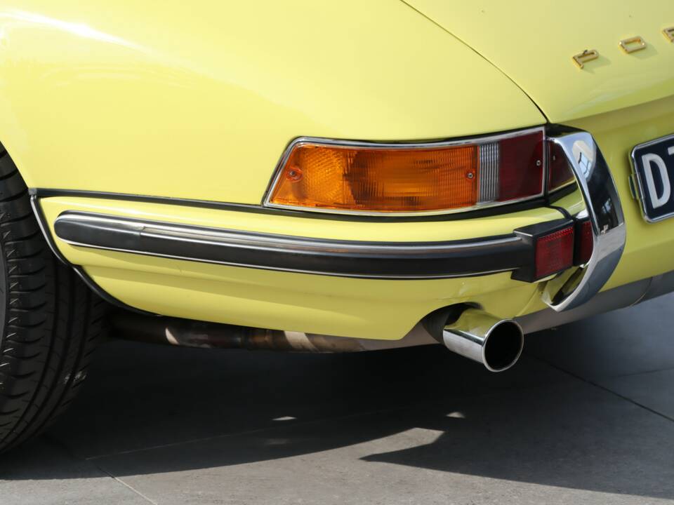 Image 22/50 of Porsche 911 2.2 T (1971)