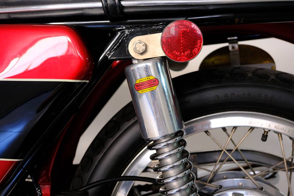 Immagine 60/96 di Ducati 750 GT (1974)