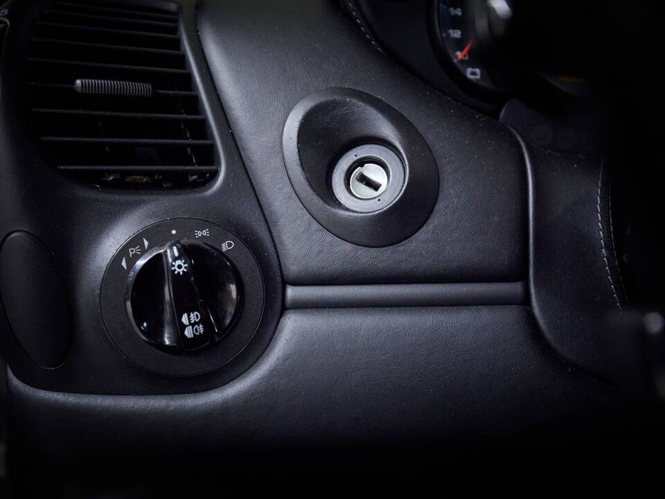Image 76/98 of Porsche 911 Turbo (2000)