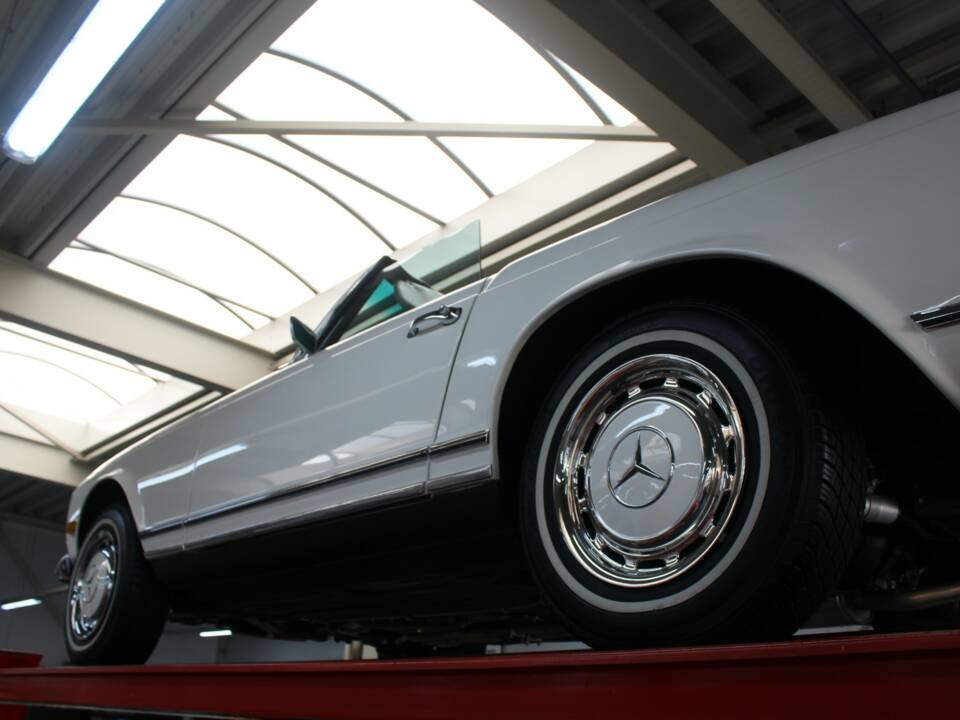 Bild 11/50 von Mercedes-Benz 280 SL (1970)
