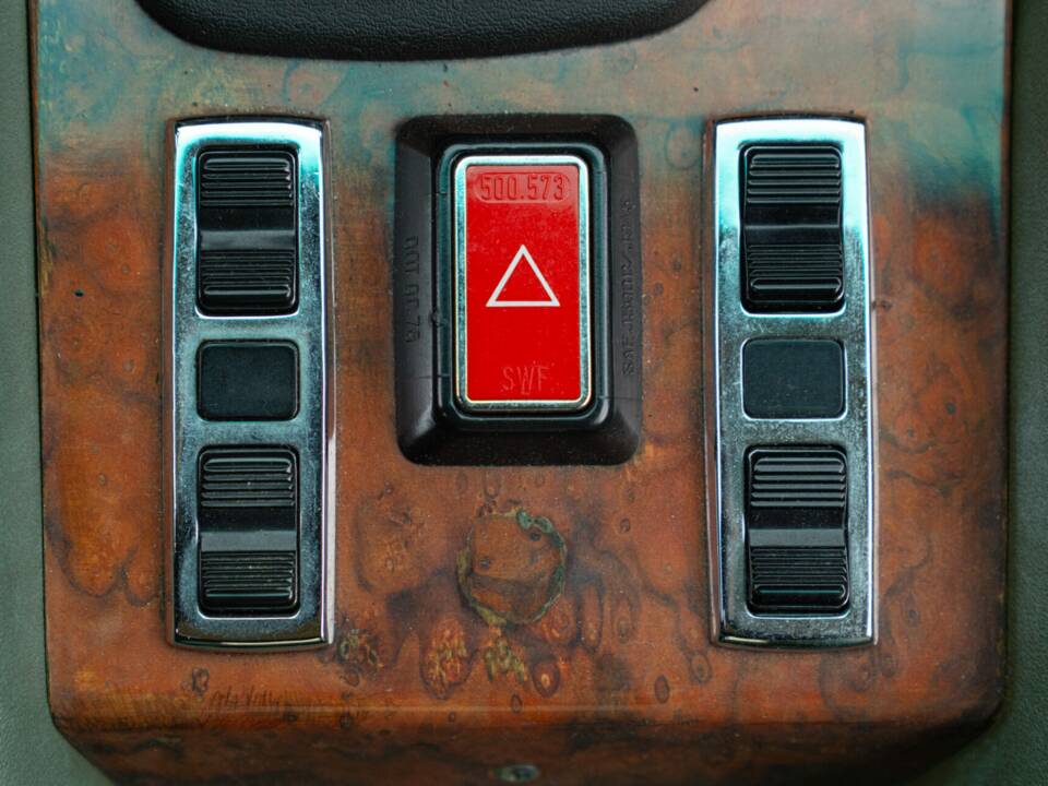 Image 40/50 of Mercedes-Benz 500 SLC (1984)