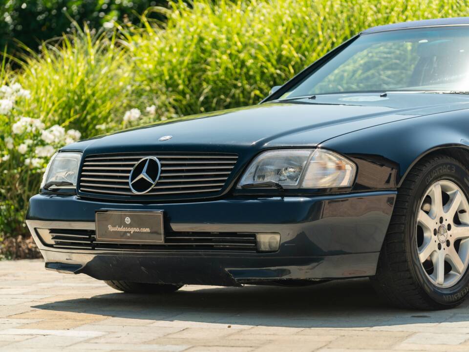 Image 4/45 of Mercedes-Benz 500 SL (1990)