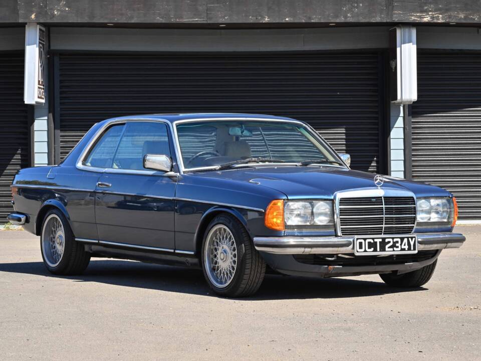 Bild 1/50 von Mercedes-Benz 280 CE (1983)