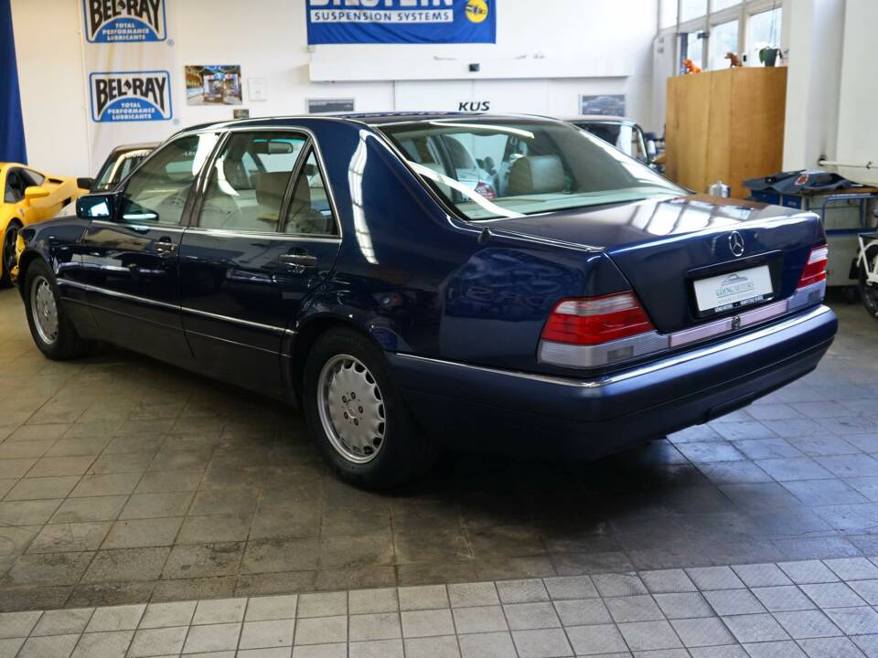 Immagine 9/36 di Mercedes-Benz S 500 L (1994)