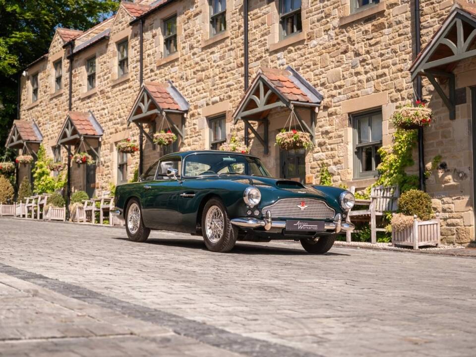 Afbeelding 70/76 van Aston Martin DB 4 (1961)
