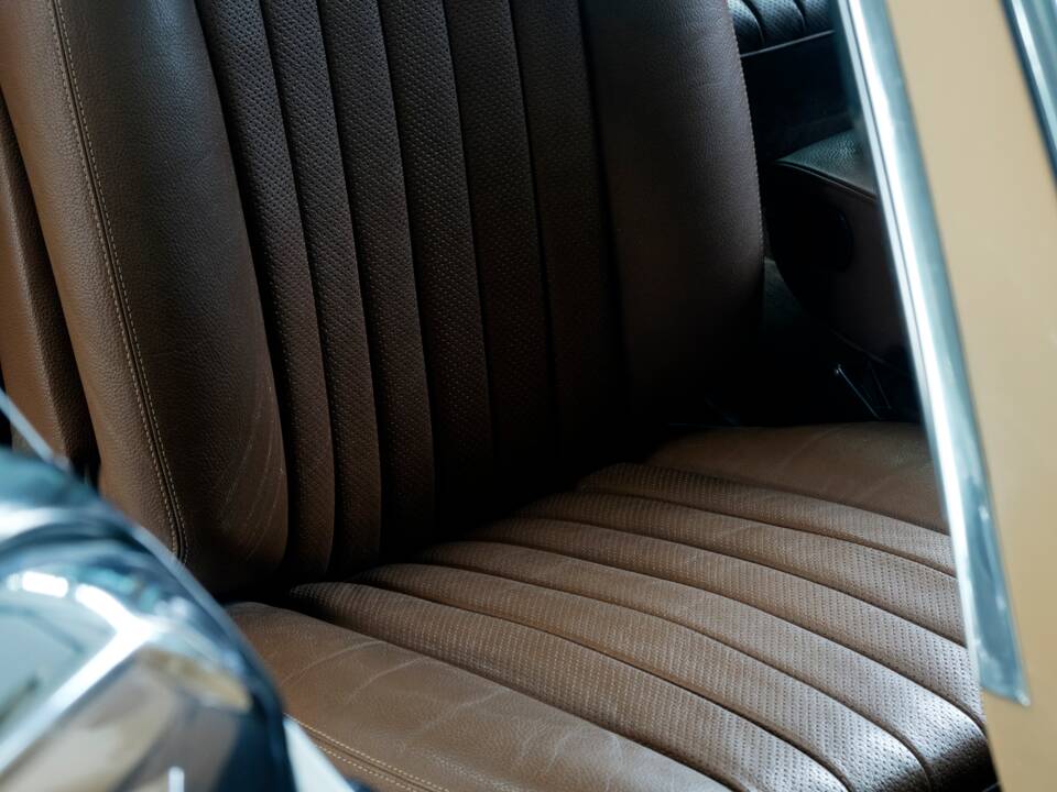 Bild 50/50 von Mercedes-Benz 450 SLC (1977)