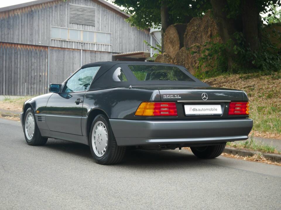 Immagine 2/47 di Mercedes-Benz 500 SL (1900)