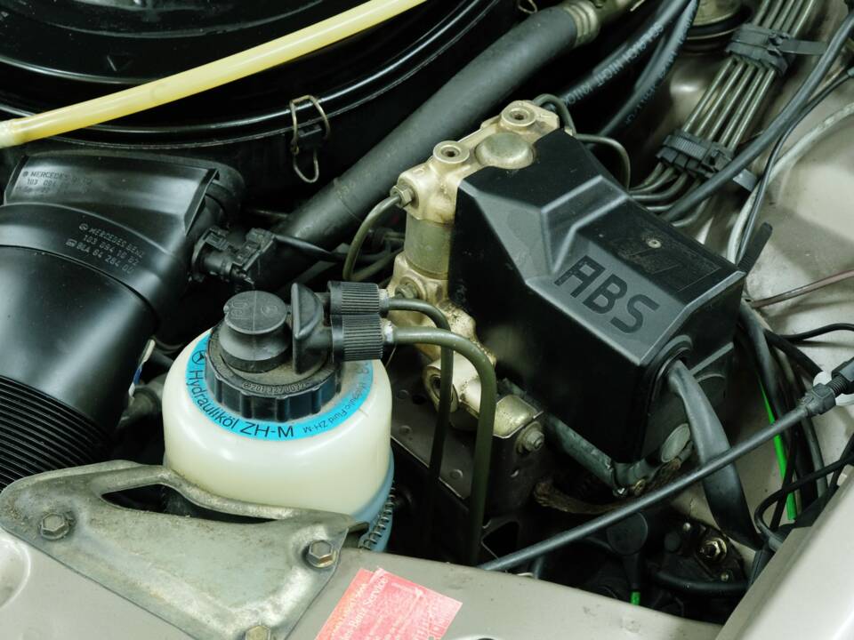 Bild 16/50 von Mercedes-Benz 300 SEL (1986)