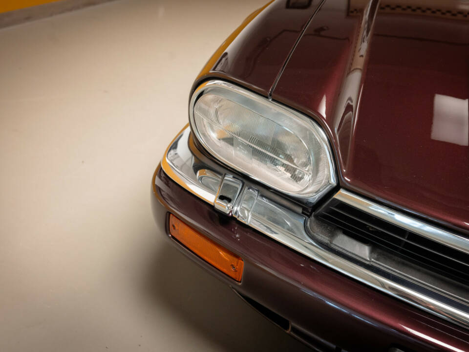 Image 9/50 of Jaguar XJS 6.0 (1994)