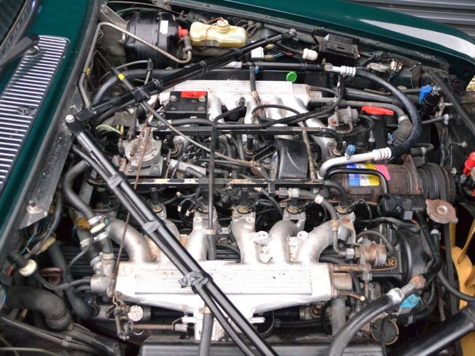 Image 13/29 de Jaguar XJ 12 (1992)