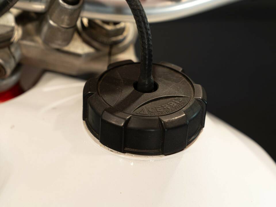 Bild 17/50 von KTM DUMMY (1984)