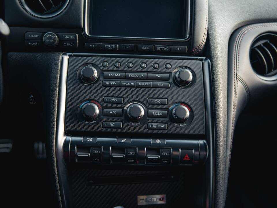 Image 43/76 de Nissan GT-R Nismo (2015)