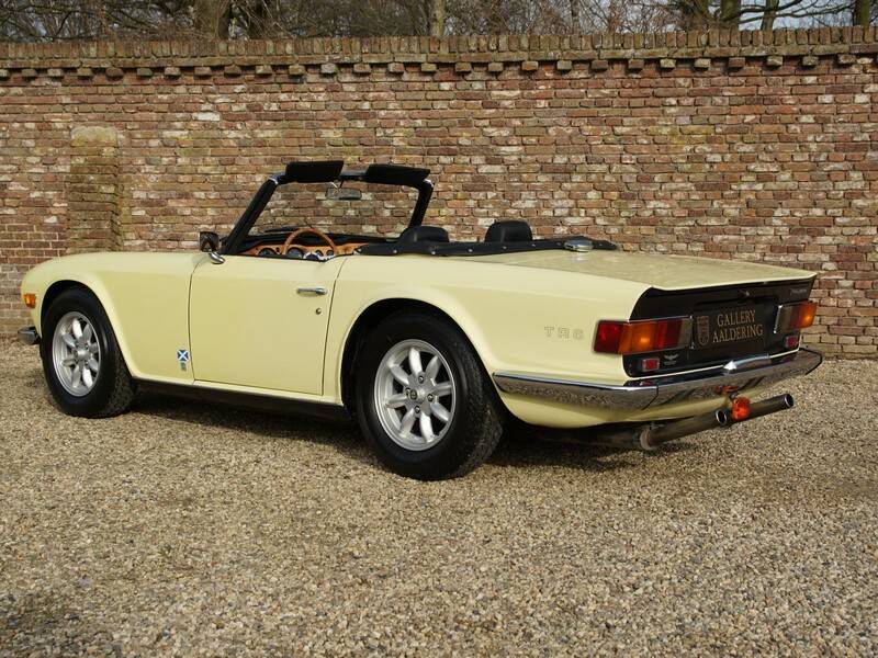 Image 2/50 of Triumph TR 6 (1971)